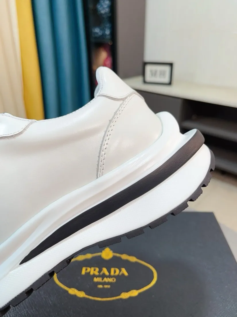 Men's shoes 💰420🌹🌹Prada is a luxurious and fashionable high-end product ✊🔥The perfect last shape and top-notch handcrafting make this shoe immediately create a strong aristocratic atmosphere. Imported first-layer cowhide with brogue carving crafts💋Cowhide lining🎶Rubber combination outsole specially imported from France for leather shoes😍Color: Mysterious Black☕️Number 38～44